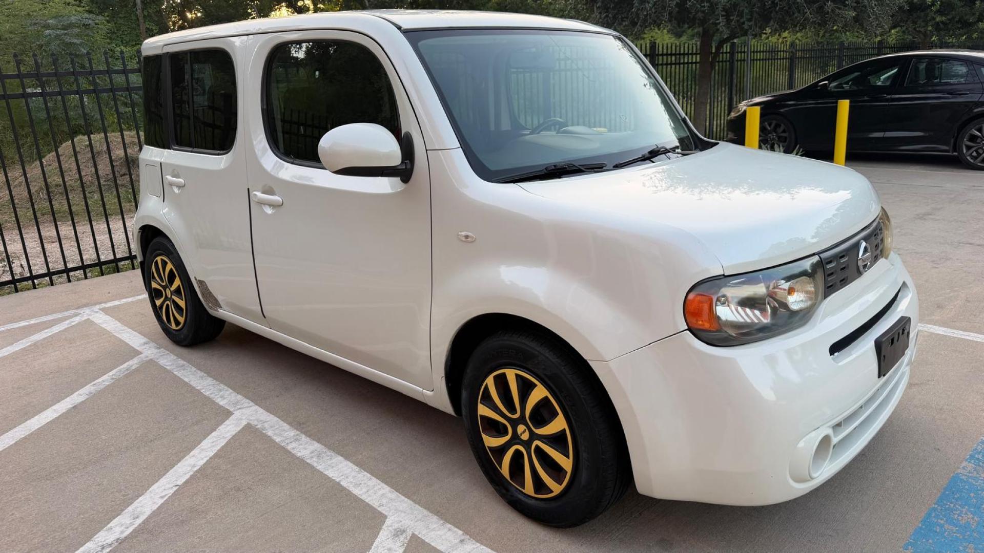 2011 NISSAN CUBE